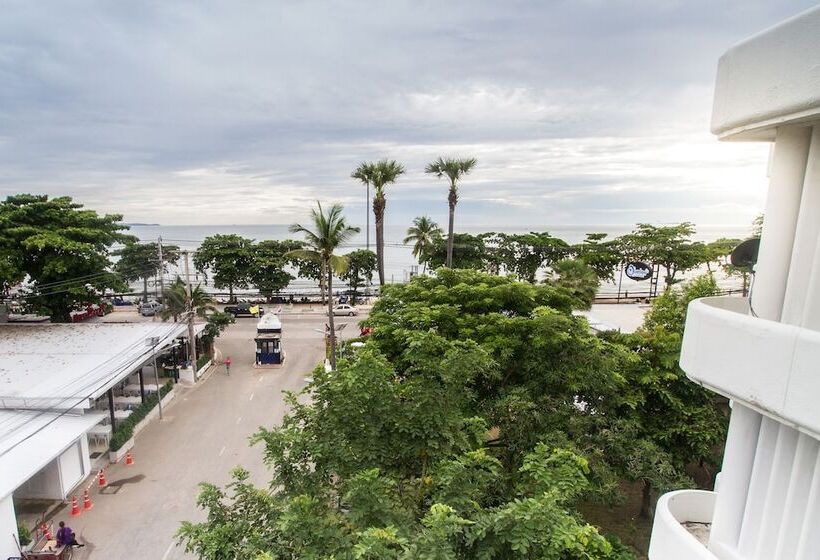 سوئیت خانواده 2 خوابه, Villa Navin