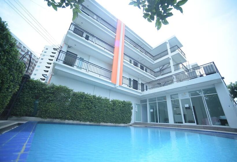 استودیوی لوکس, Villa Navin