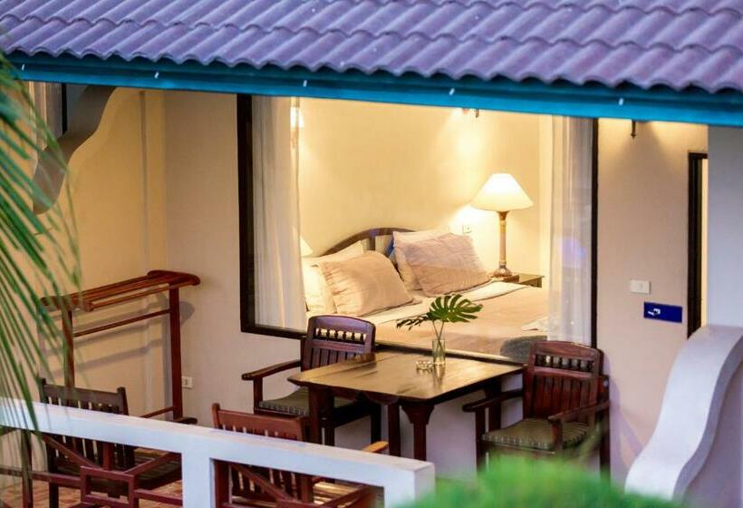 标准间带游泳池, Aumpai Luxury