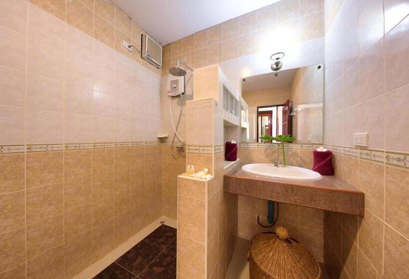 带泳池的标准三人间, Aumpai Luxury