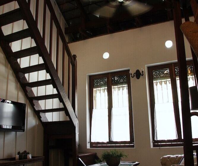 اتاق سوپریور, The Bhuthorn Bed And Breakfast