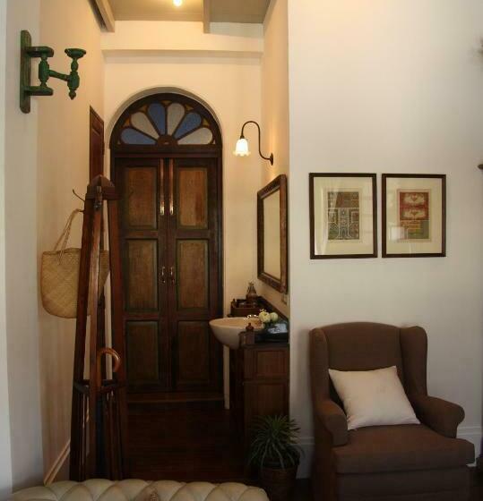 اتاق سوپریور, The Bhuthorn Bed And Breakfast
