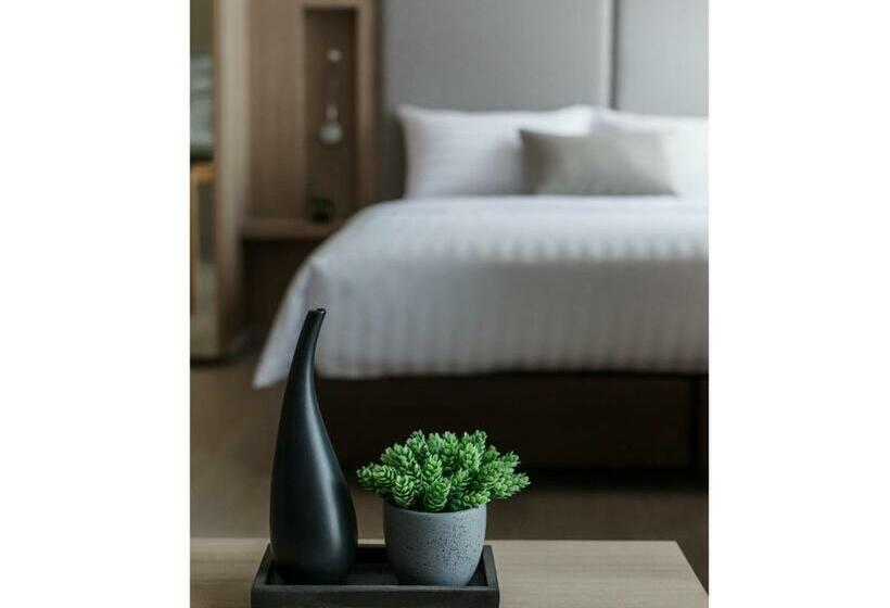 استودیوی استاندارد, Madera Residence Sriracha