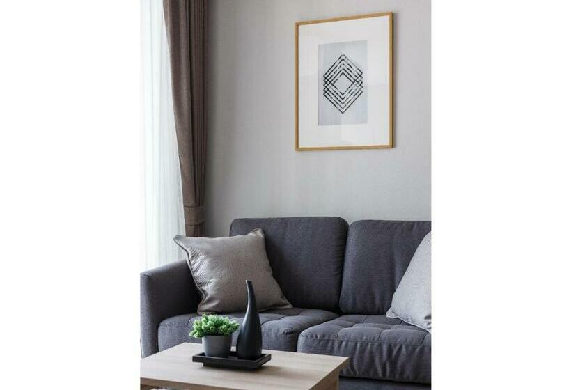 استودیوی استاندارد, Madera Residence Sriracha