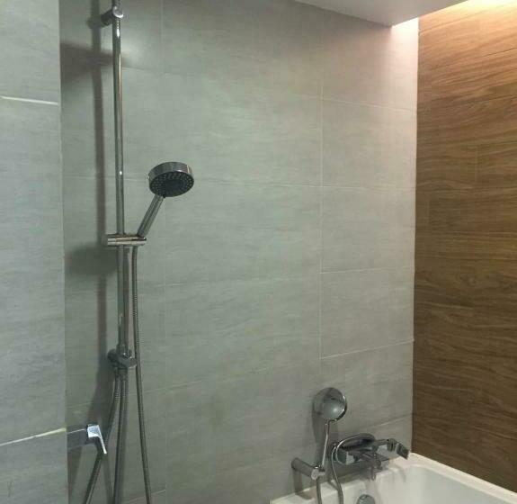 استودیوی استاندارد, Madera Residence Sriracha