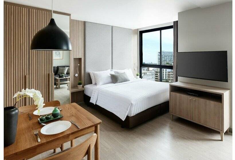 استودیوی استاندارد, Madera Residence Sriracha