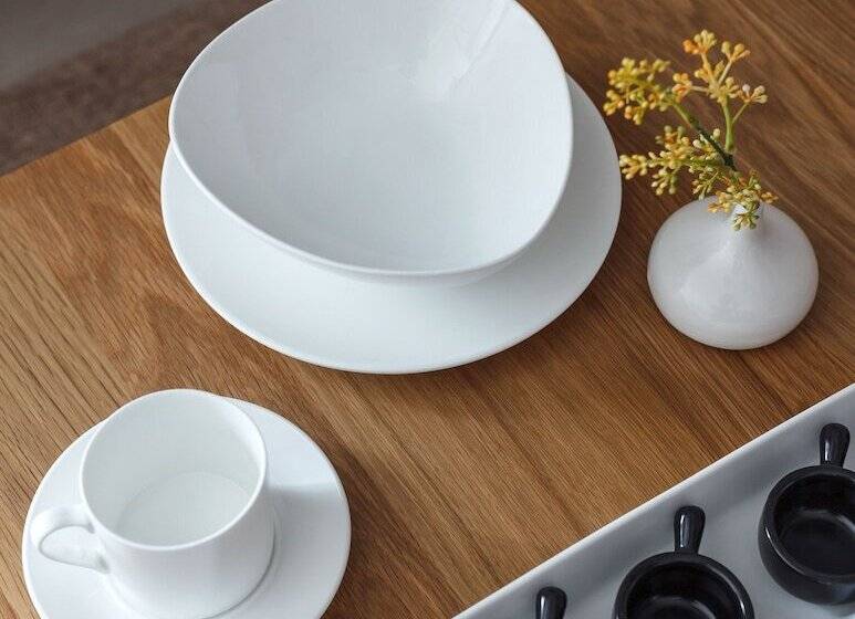 استودیوی استاندارد, Madera Residence Sriracha