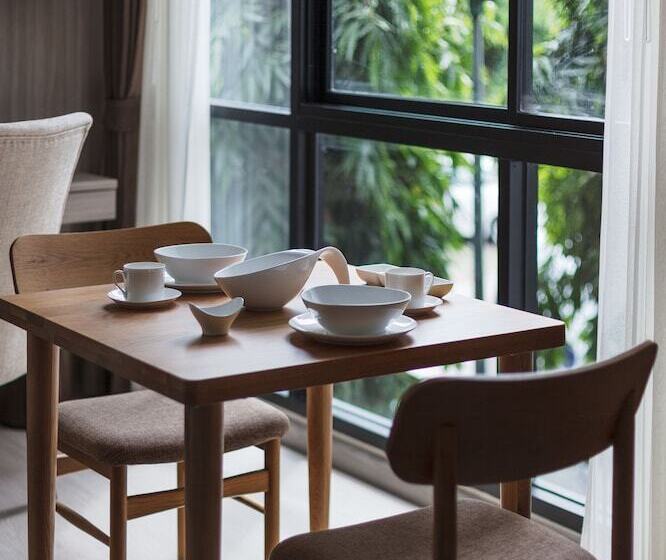 سوئیت با بالکن, Madera Residence Sriracha