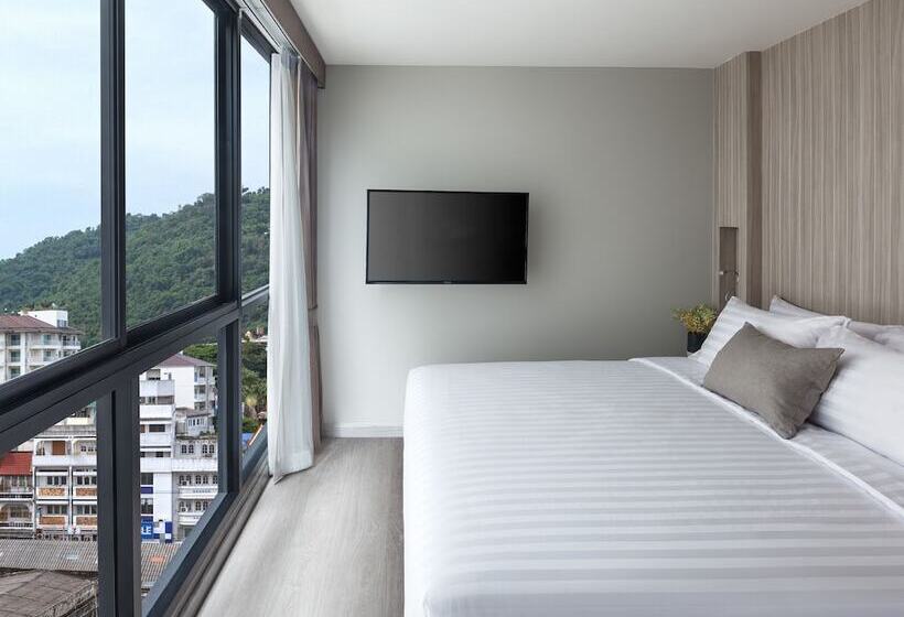 سوئیت با بالکن, Madera Residence Sriracha