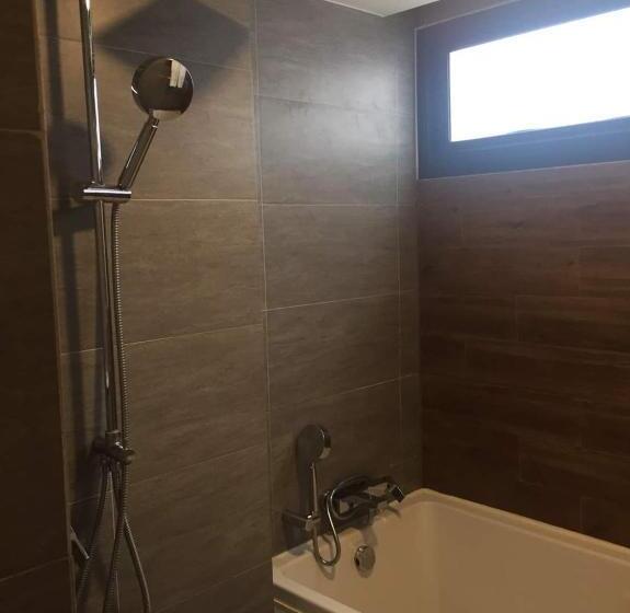 سوئیت با بالکن, Madera Residence Sriracha