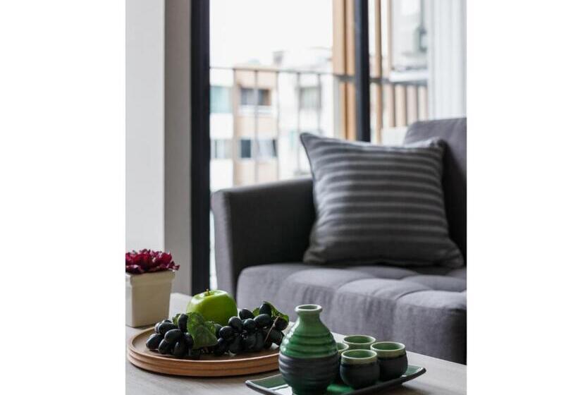 سوئیت با بالکن, Madera Residence Sriracha