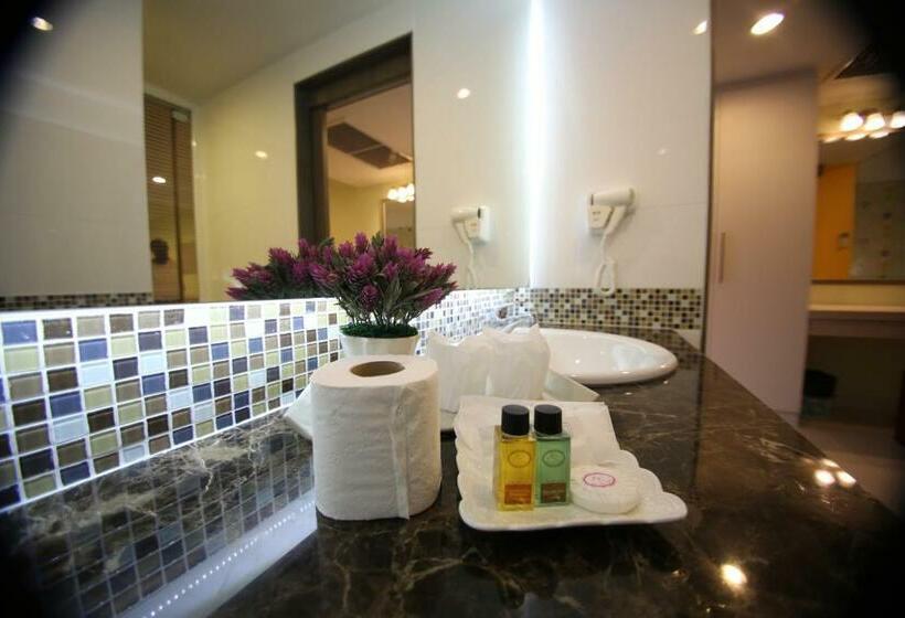 Quarto Superior, Trebel Pattaya
