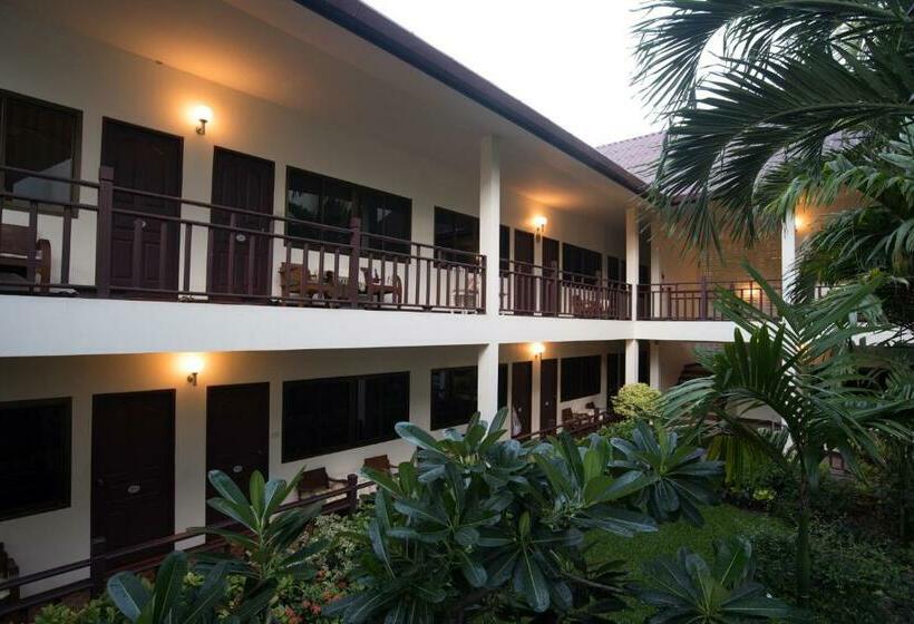 اتاق سوپریور, Riverside House