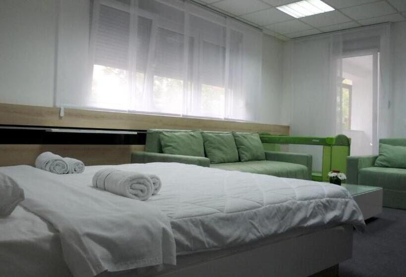 سوییت, Garni Hotel Consul