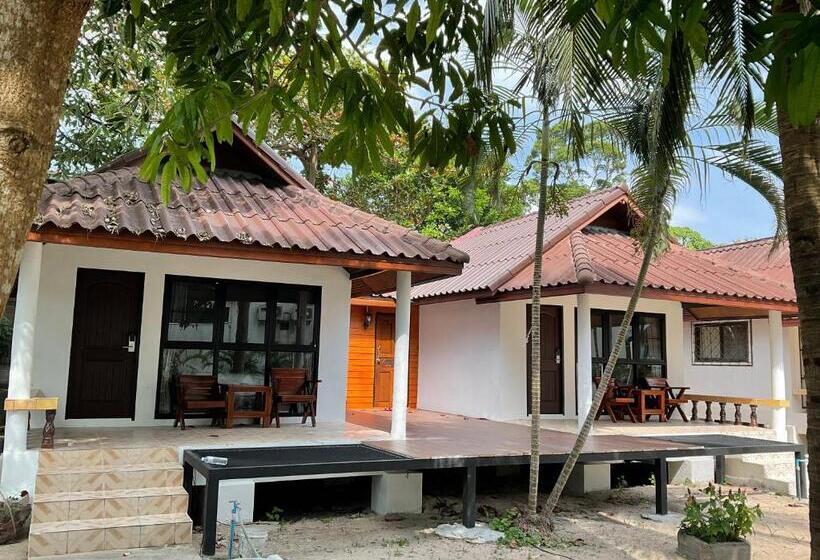디럭스 스위트, Island Spa Resort