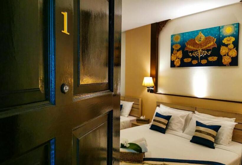 디럭스 트리플 룸, Qg Resort