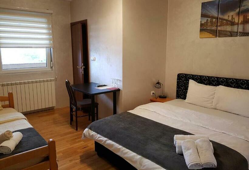 Quarto Triplo Estandar, Kengur Resort