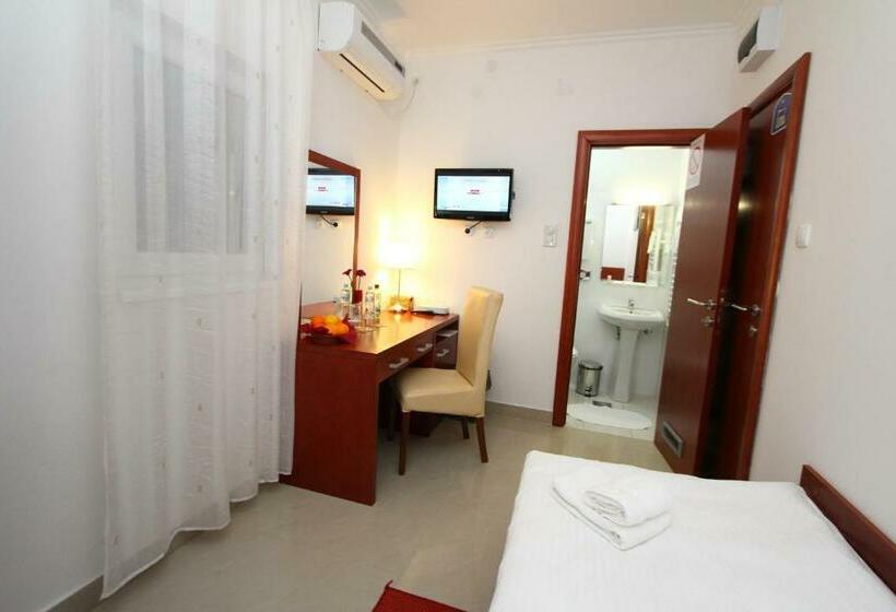 اتاق استاندارد یک نفره, Guesthouse Villa Inn
