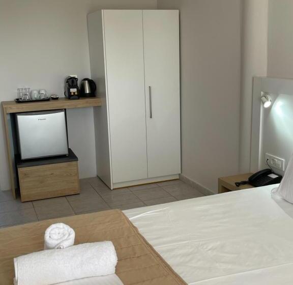 Номер Стандарт Вид на Бассейн, Armonia Hotel By Zante Plaza