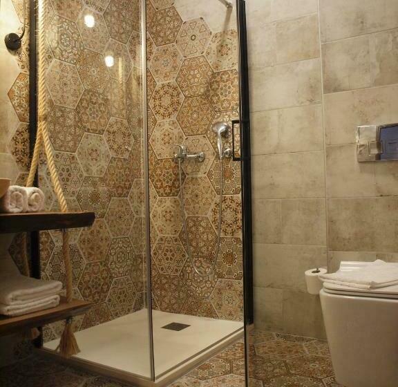 اتاق استاندارد, Avra