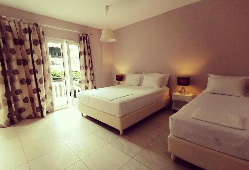 Standard Triple Room with Terrace, Avra