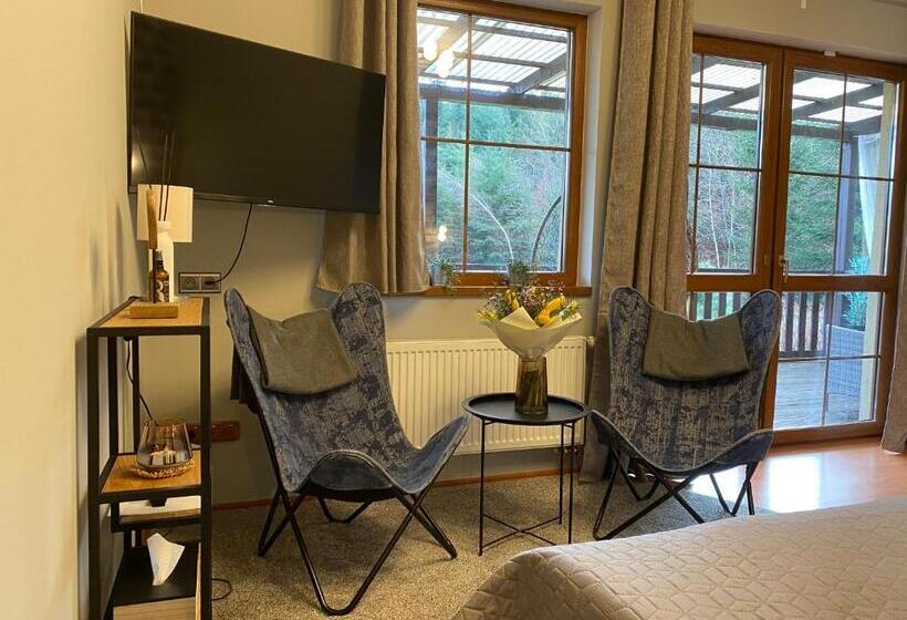سوییت لوکس, Resort Lesní Lázně