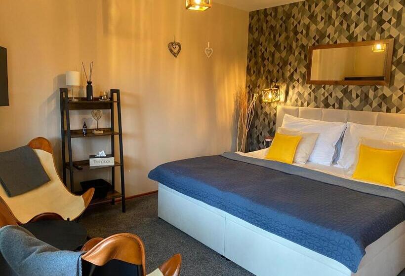 سوییت لوکس, Resort Lesní Lázně
