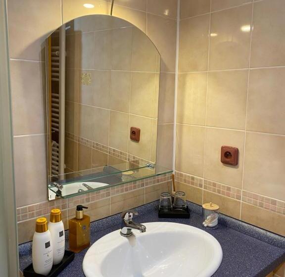 سوییت لوکس, Resort Lesní Lázně