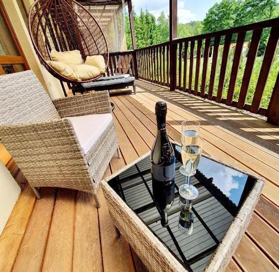 سوییت لوکس, Resort Lesní Lázně