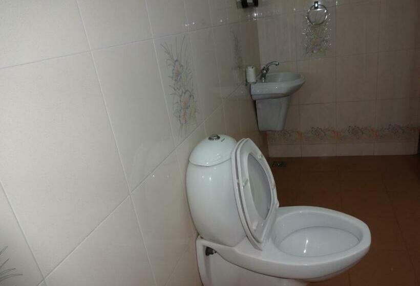 חדר סטנדרט, Thushara