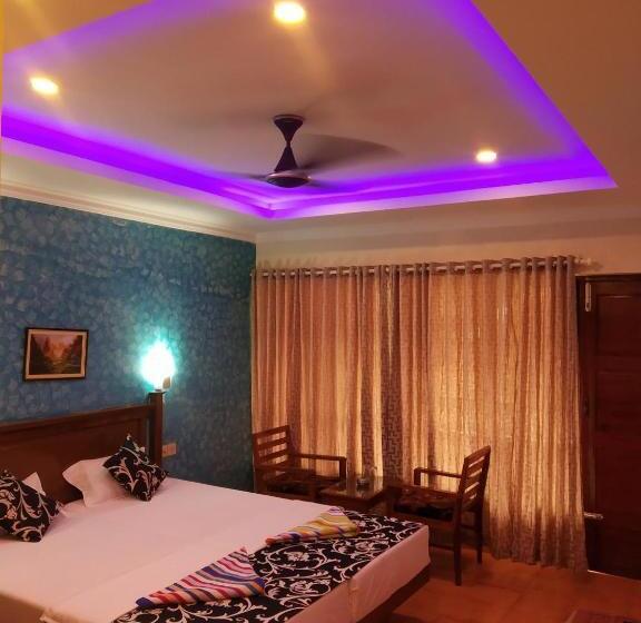 Номер Deluxe, Thushara