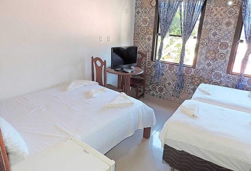 Quarto Quádruplo Estandar, Amendoeira Hotel Da Vila