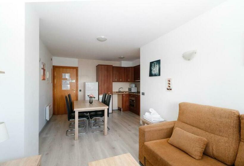 דירת חדר, Apartamentos Araco 3000