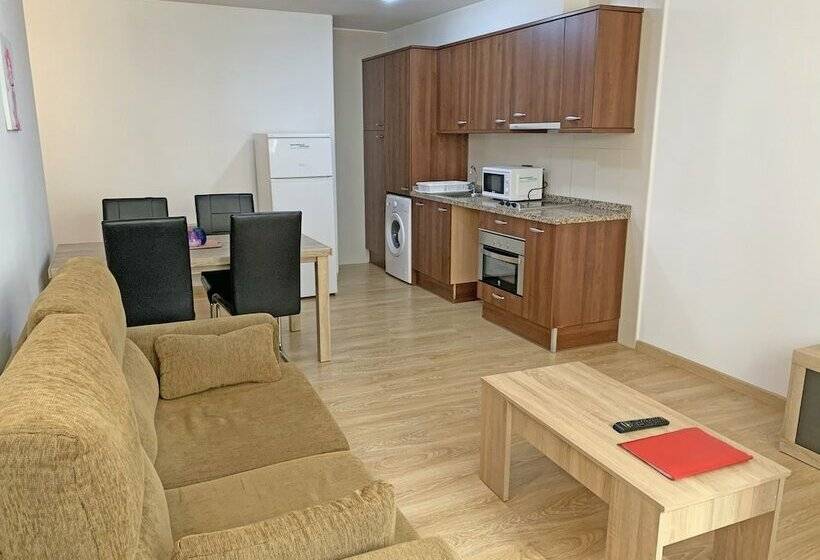 דירת חדר, Apartamentos Araco 3000