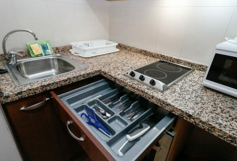 דירת חדר, Apartamentos Araco 3000