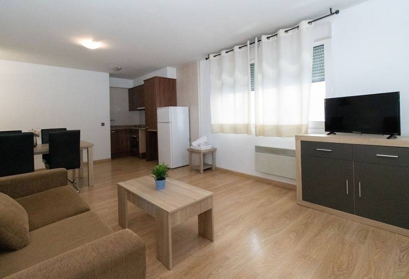 דירת חדר, Apartamentos Araco 3000