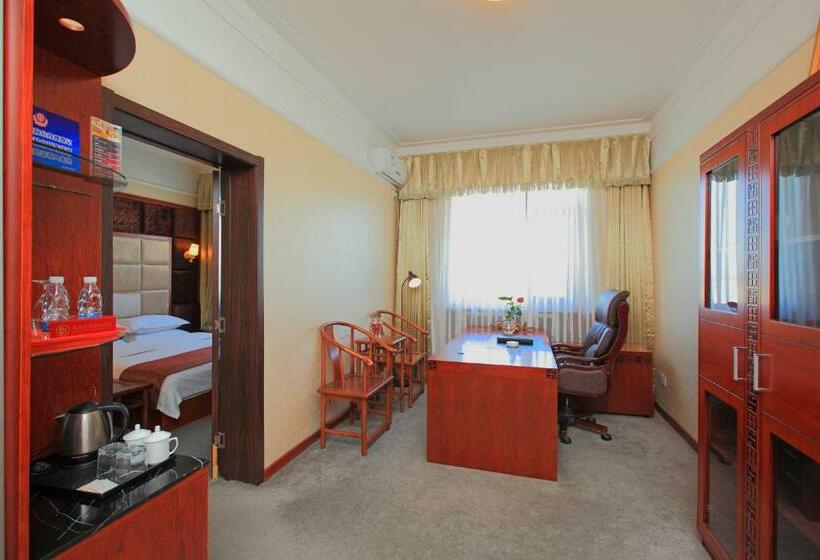 سوییت لوکس, Capital Airport International Hotel
