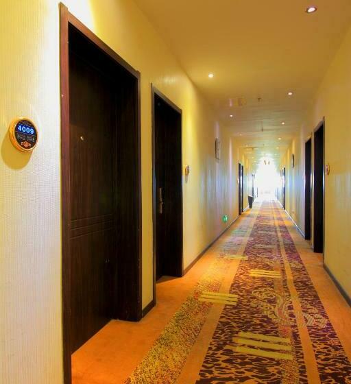 اتاق لوکس با تخت بزرگ, Capital Airport International Hotel