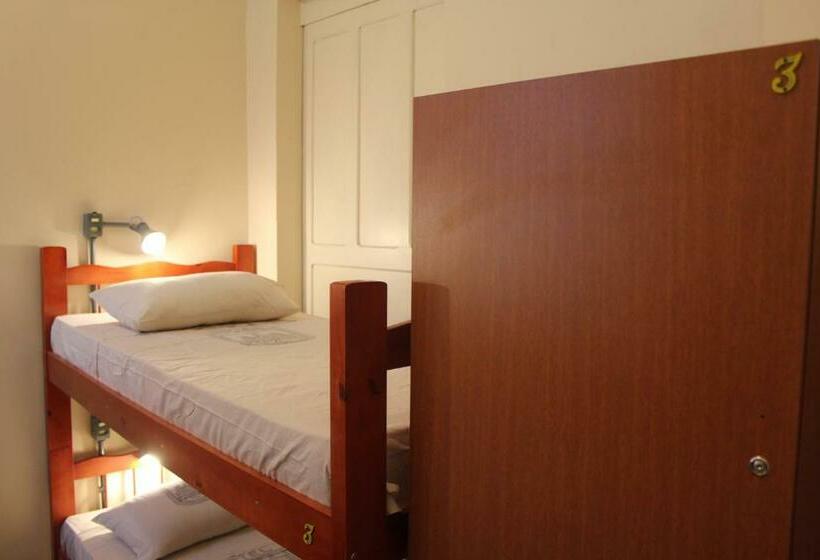 تختخواب در اتاق مشترک, Hostel By Hotel Galicia