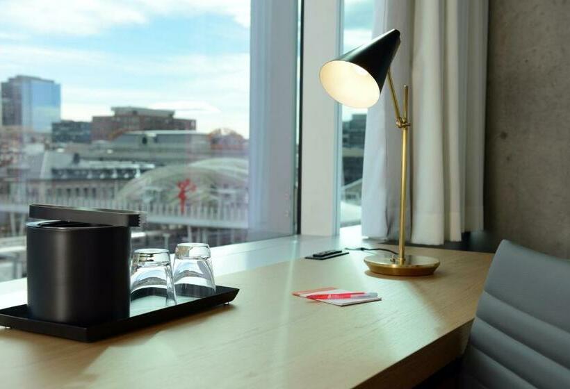 장애인을 위한 킹사이즈 침대 스탠다드 룸, Indigo Denver Downtown  Union Station, An Ihg
