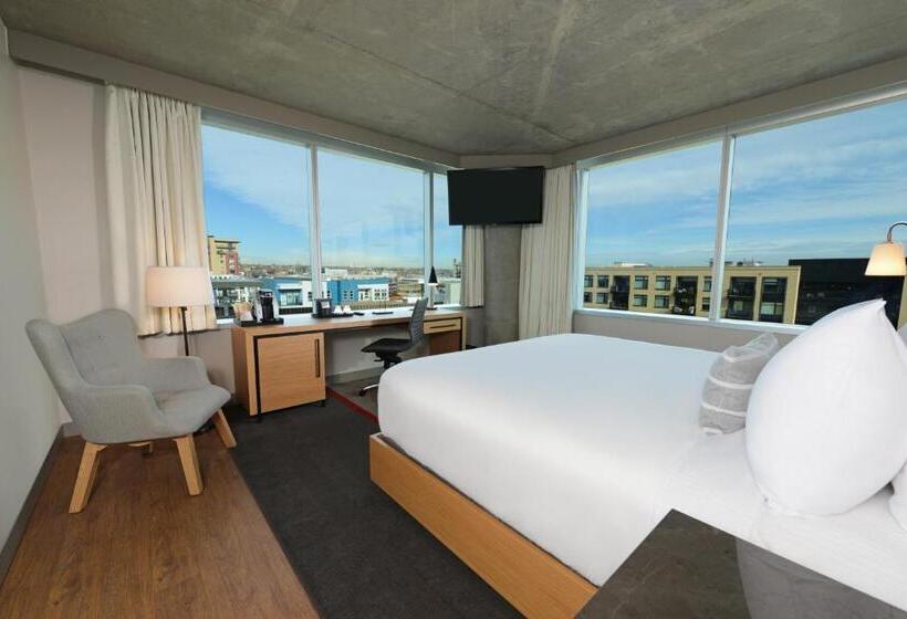스탠다드 룸 킹사이즈 침대, Indigo Denver Downtown  Union Station, An Ihg