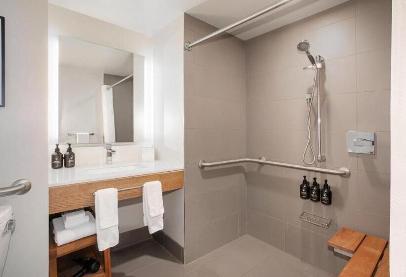 장애인을 위한 스위트, Indigo Denver Downtown  Union Station, An Ihg