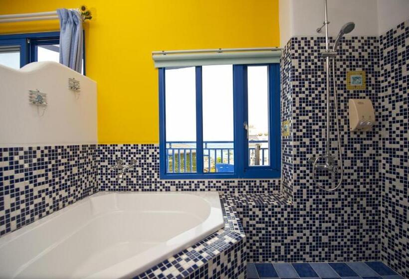 اتاق استاندارد با بالکن و چشم‌انداز دریا, Haisu Homestay