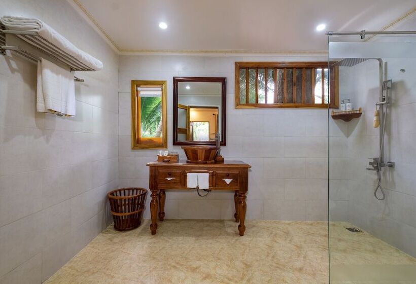 اتاق لوکس با چشم‌انداز باغ, Coco Palm Beach Resort & Spa