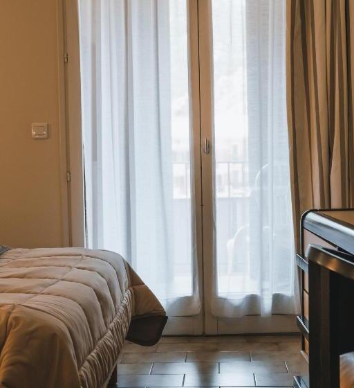 Triple Room Sea View, & Residence Le Subrini