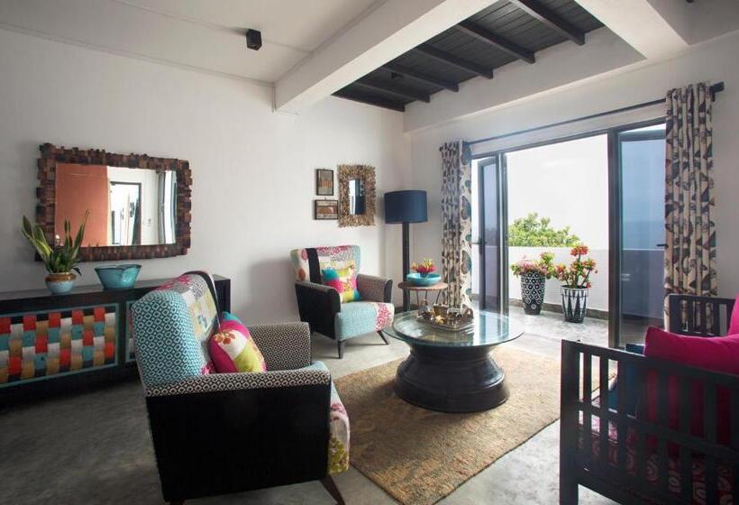 اتاق پنت هاوس, Owl And The Pussycat Hotel & Restaurant