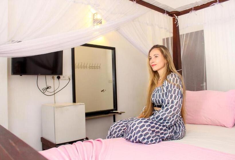 Номер Deluxe с Балконом, Unawatuna Guest