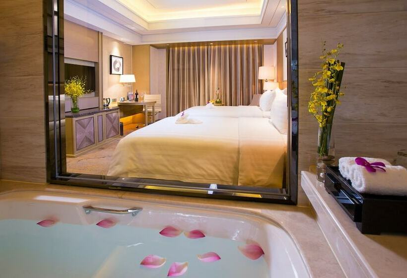 Номер Deluxe Вид на Город, New Century Grand Hotel Hangzhou Zheshang
