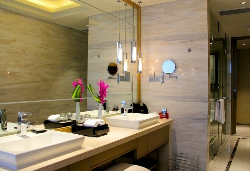 Номер Deluxe Вид на Город, New Century Grand Hotel Hangzhou Zheshang