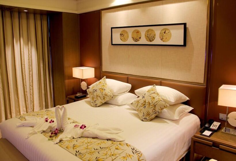 Номер Executive, New Century Grand Hotel Hangzhou Zheshang